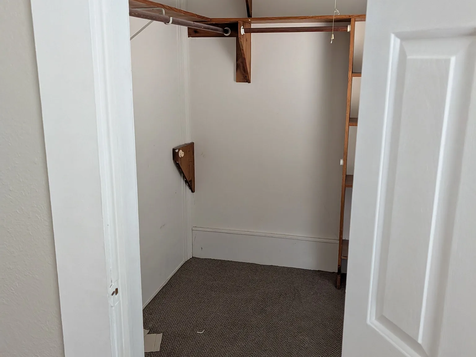 2 bed, 1.0 bath, 1050 sqft, $900 — Photo 3