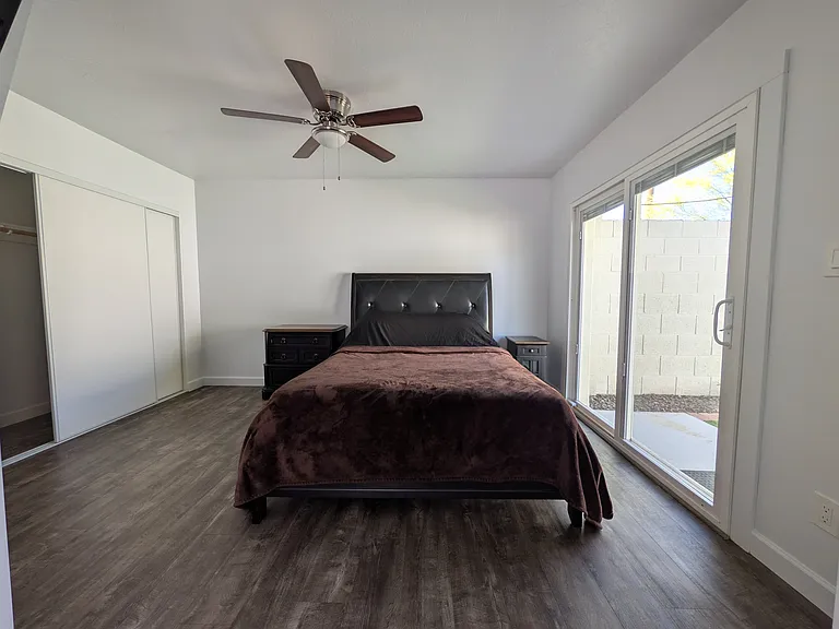 1022 W Mission Ln — Photo 11