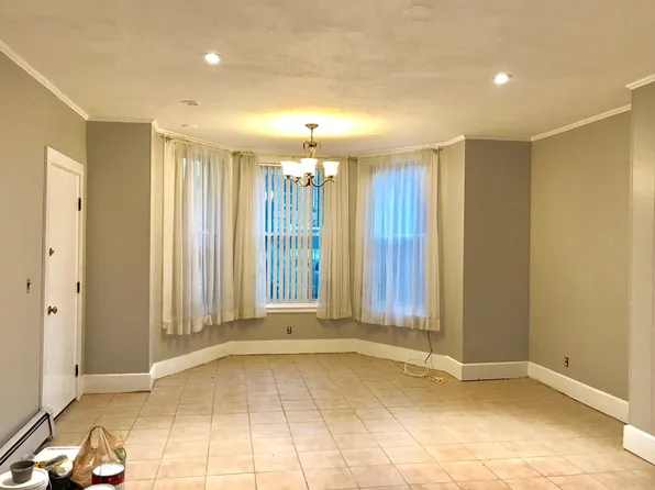 1753 Beacon St APT 1, Brookline, MA 02445