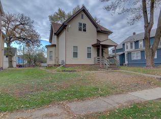 631 E 15th St, Davenport, IA