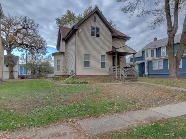 SL POS631, 631 E 15th St, Davenport, IA 52803