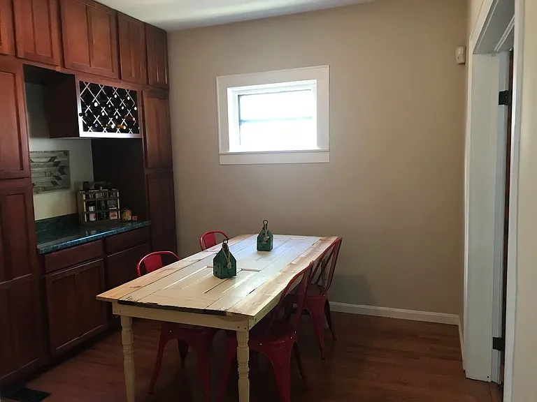 1109 Julia Ave — Photo 10