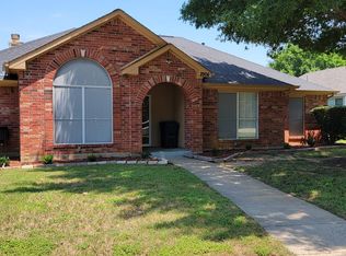 2904 Normandy Ct, Euless, TX 76039