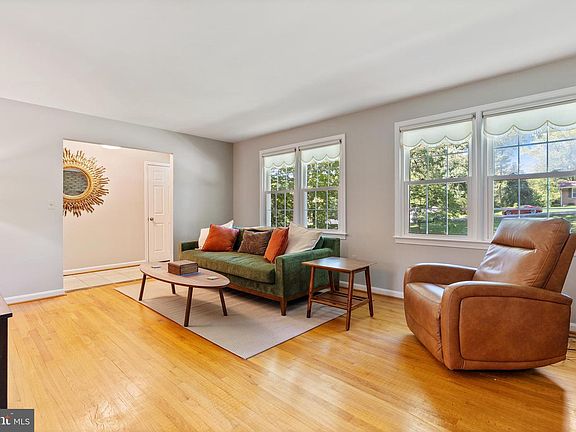 4th image of 11219 Lakeview Dr