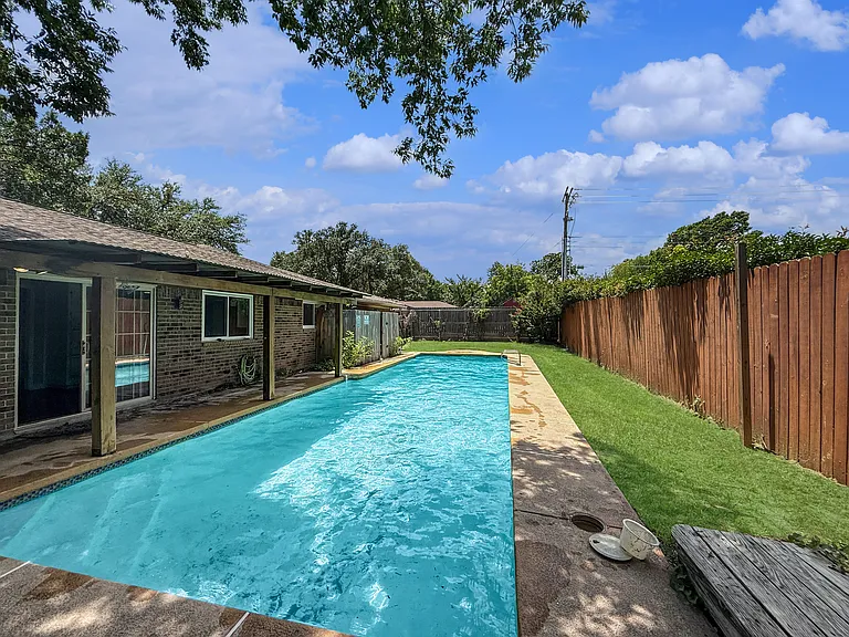 6251 Shirley Dr — Photo 31