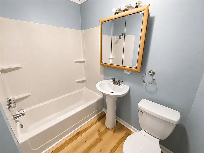 300 Steward Ave #2 — Photo 8