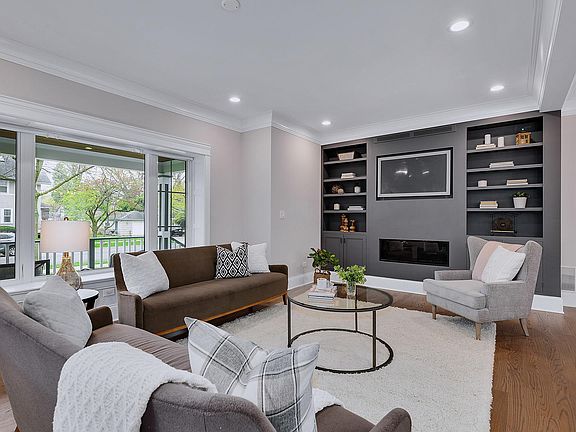 4th image of 302 N Ashland Ave
