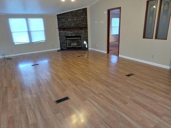 3rd image of 539 Bear Tooth Ln
