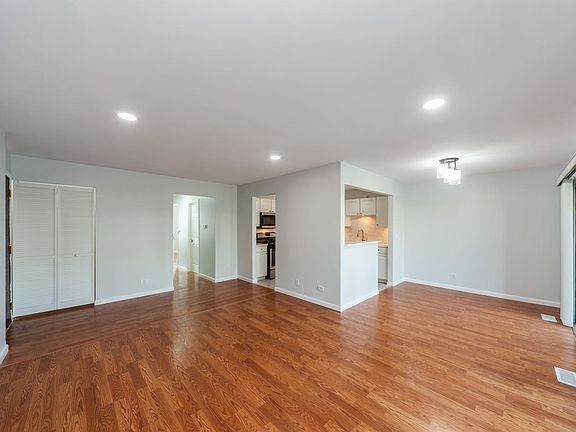 2nd image of 1054 Driftwood Ct #C1