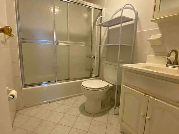 3rd image of 495 Henry St #2B