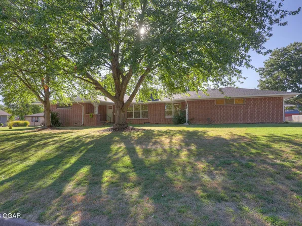 1617 Lilac Ln, Carthage, MO 64836