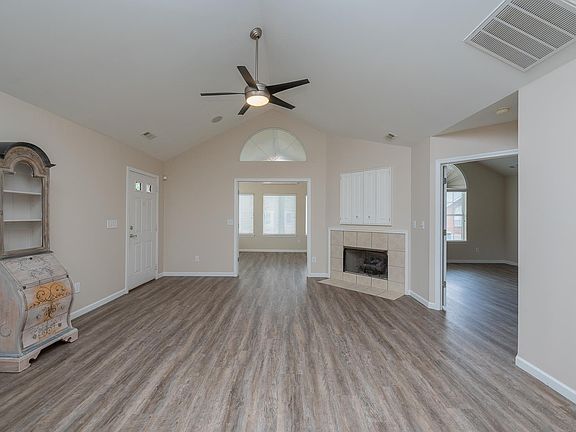 4th image of 702 Heritage Club Dr
