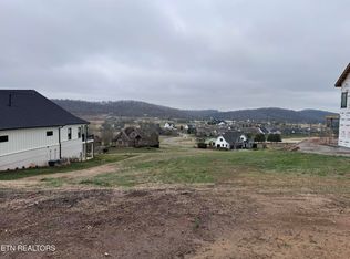 1765 Eagle Point Dr, Loudon, TN 37774