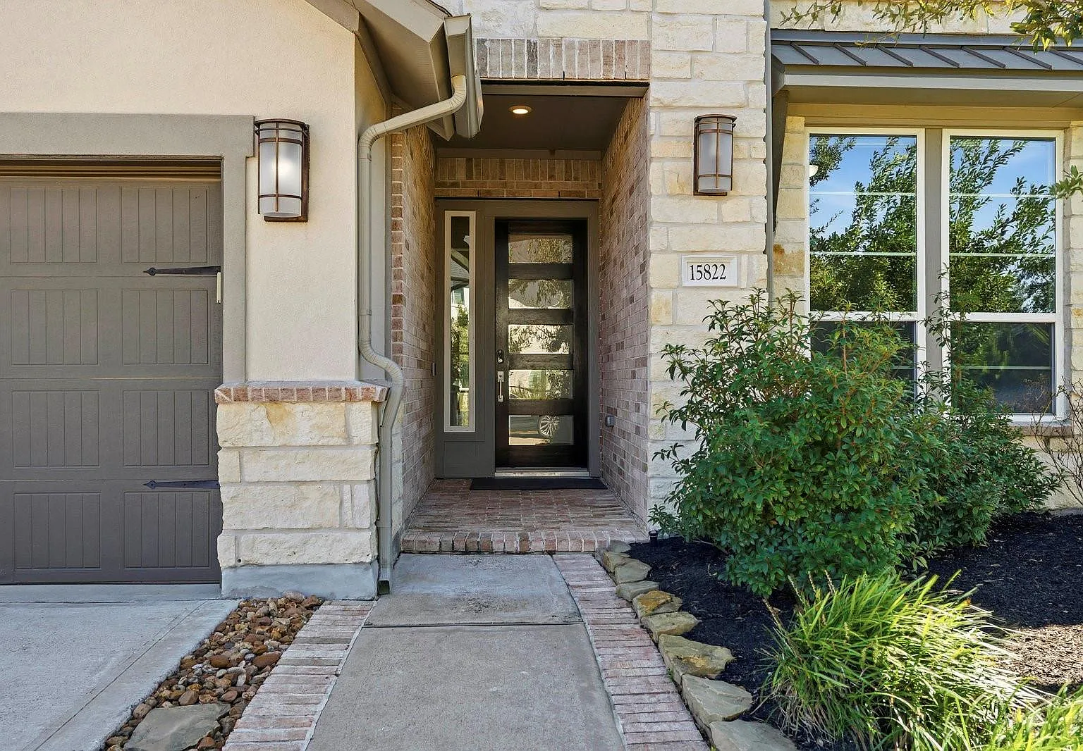 3 bed, 3.0 bath, 2625 sqft, $3,400 — Photo 3
