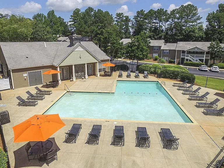 Brooks Crossing Apartments — Photo 49