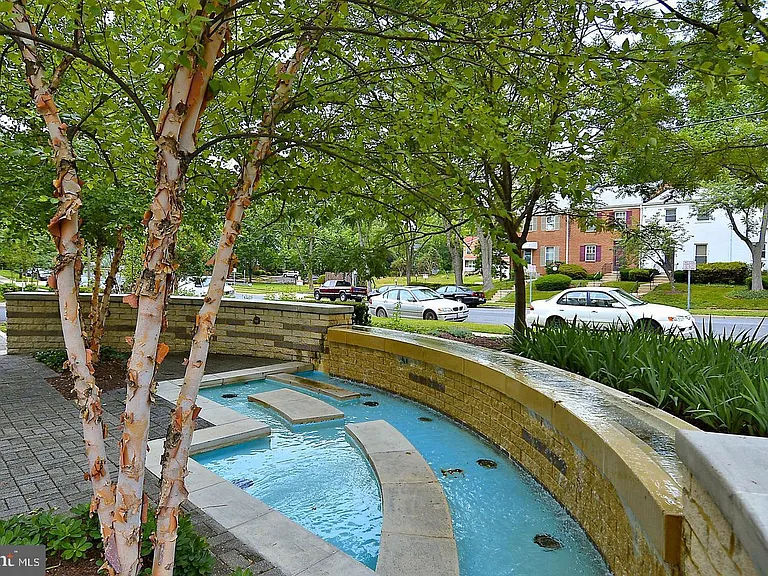 1900 Lyttonsville Rd #114 — Photo 32