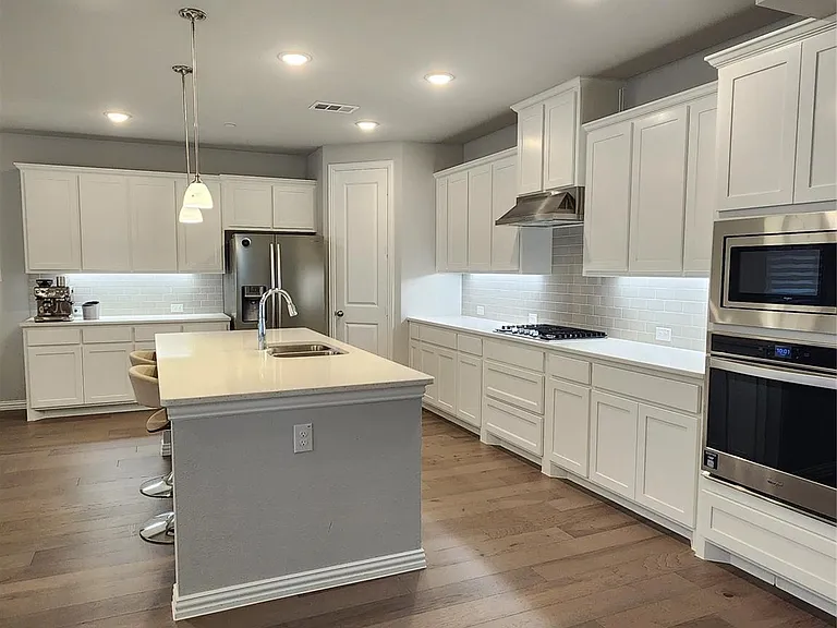 3905 Lady Bettye Dr — Photo 8