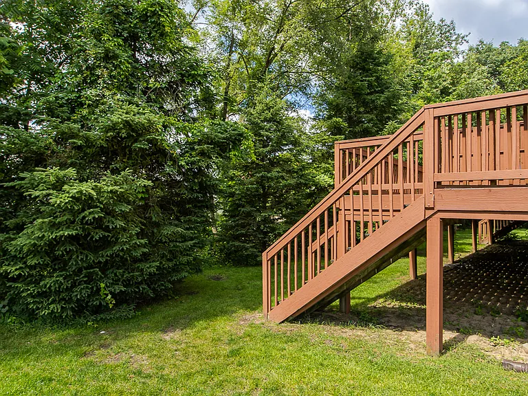 300 Stratford Ln #300 — Photo 60