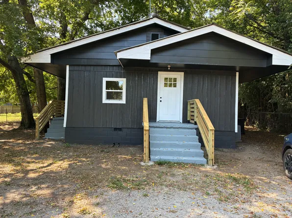 224 E 16th St #A, Mounds, OK 74047