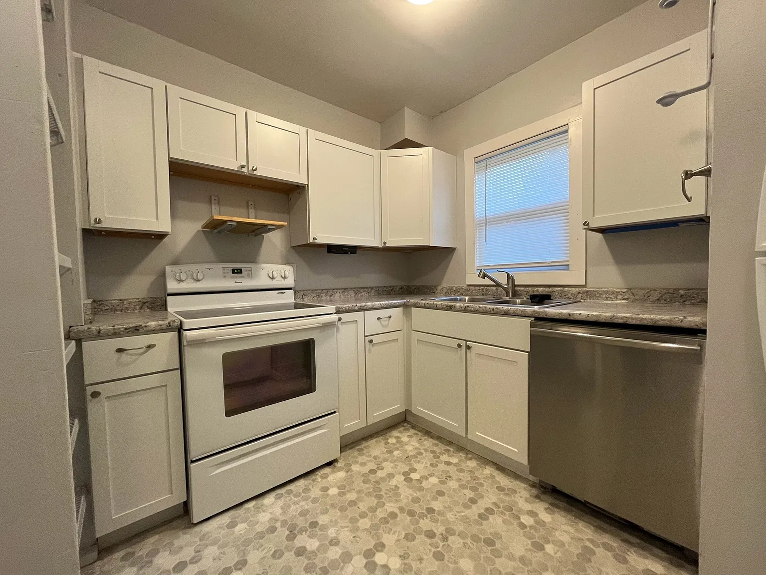 828 East 27th Street - 1 — Photo 4