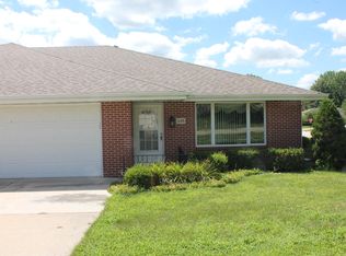 135 Pack Ct, Morris, IL 60450