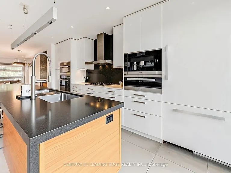 81 Dagmar Ave — Photo 14
