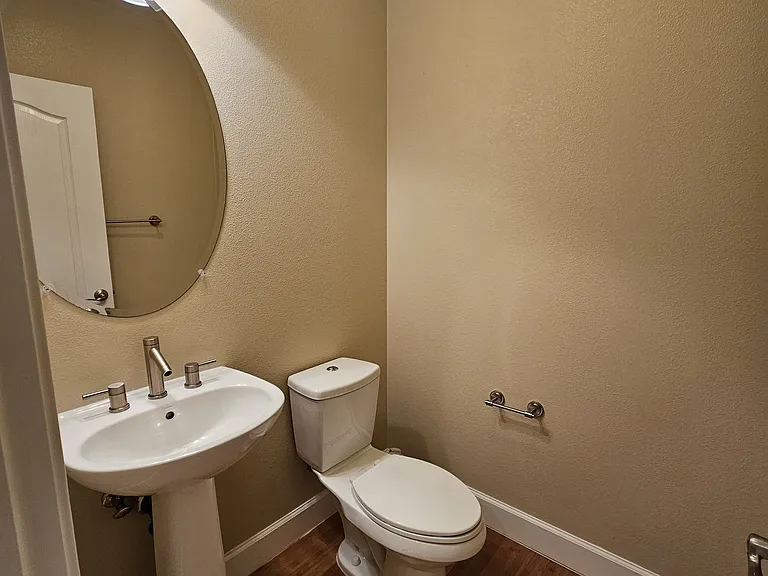 205 Pender Ln — Photo 8