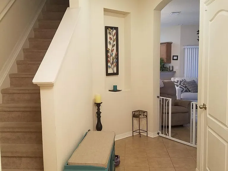1394 Grantham Dr — Photo 8