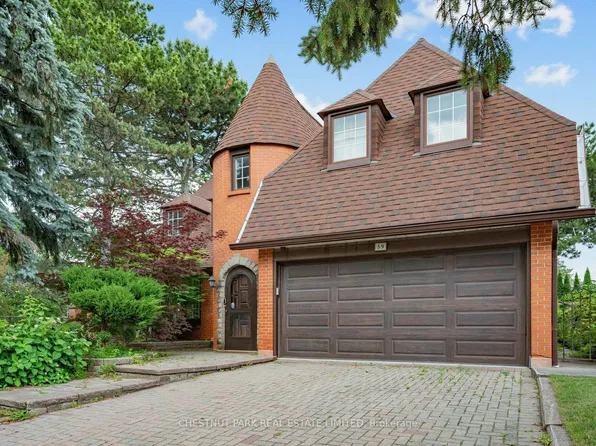 59 Chipstead Rd, Toronto, ON M3B 3E8