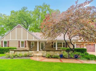 4114 Brookridge Dr, Fairway, KS 66205