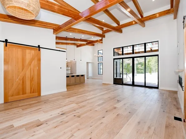 2 Edwards Bridge Rd, Marion, MA 02738