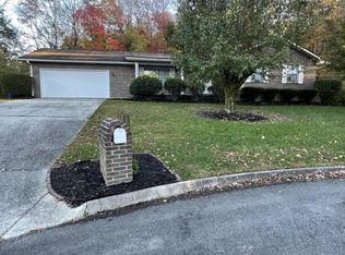 109 Eastridge Dr, Oak Ridge, TN 37830