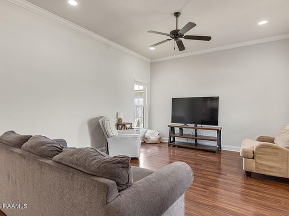 5th image of 105 Canton Ct