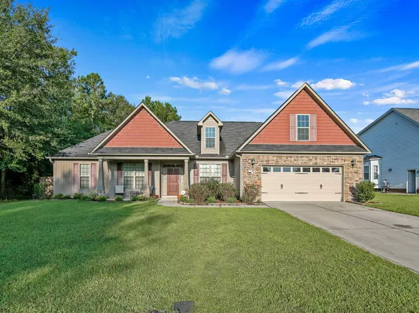 2820 Gus Dr, Fayetteville, NC 28306