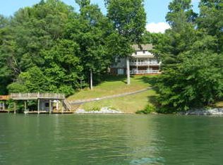 1237 Pats Dr, Moneta, VA 24121