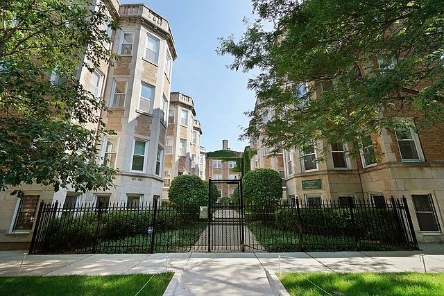 1st image of 869 W Cornelia Ave #3