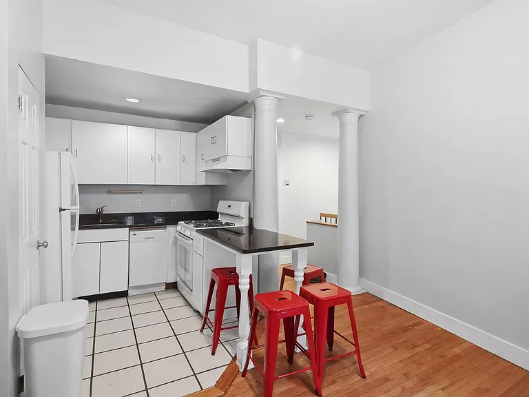 20 Symphony Rd #2 — Photo 2