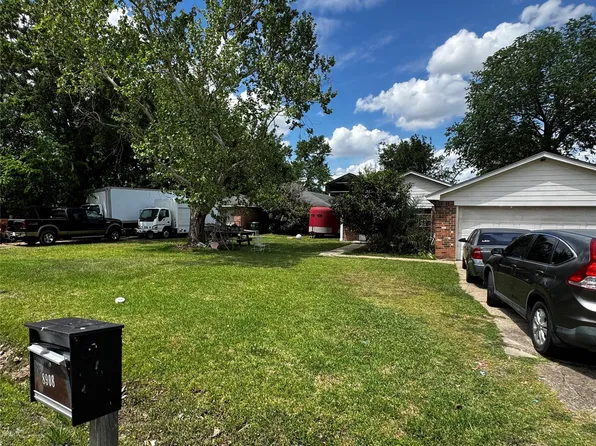 8908 Carousel Ln, Houston, TX 77080