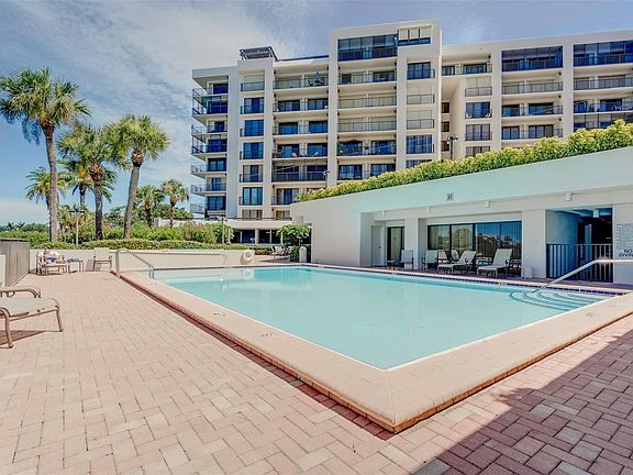 2nd image of 8 Belleview Blvd APT 105