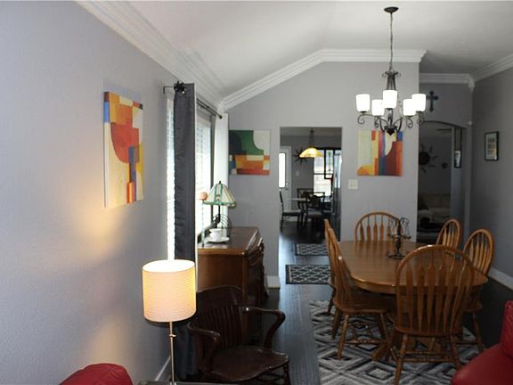 5th image of 334 Tioga Dr