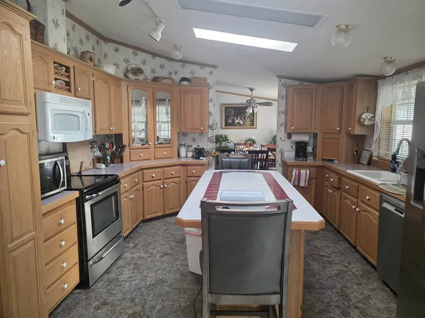 13 Seneca Street, Rochester, NH 03839