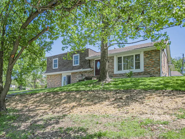 302 Circle Dr, Moberly, MO 65270