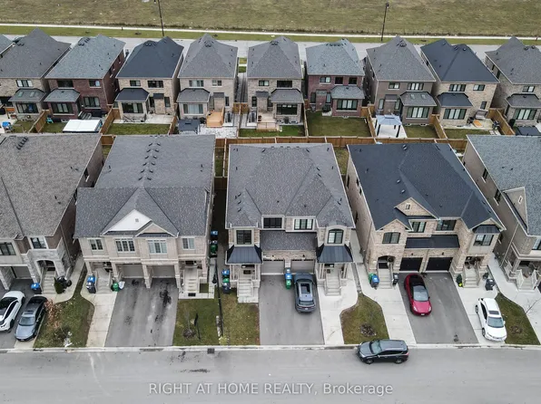 25 Hubbell Rd, Brampton, ON L6Y 1P3