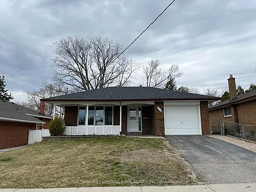 912 Crocus Cres Photo 1