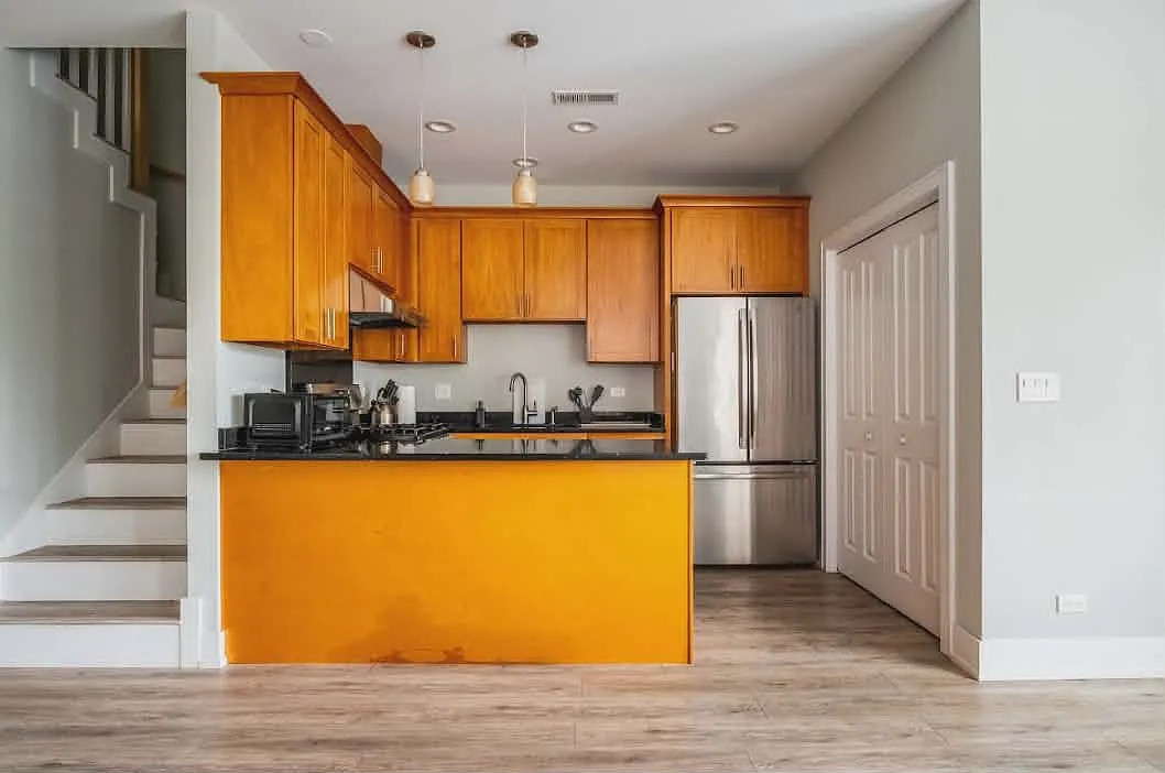 5 bed, 2000 sqft, $4,500 — Photo 1