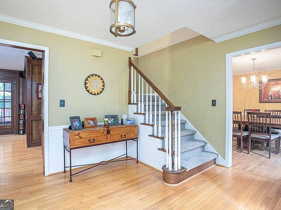 4th image of 3838 Hunting Ridge Dr