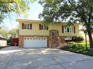 1505 10th St SW, Minot, ND 58701