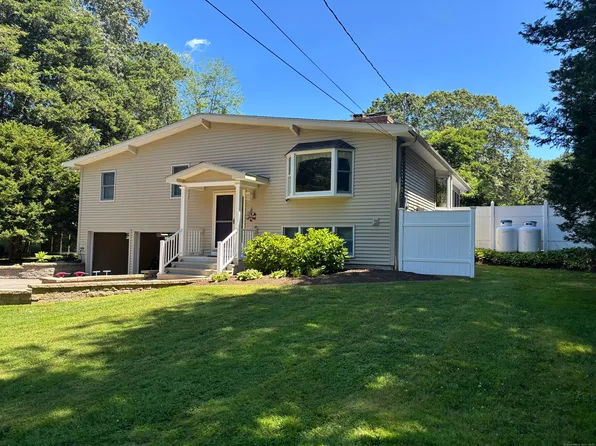 9 Lantern Lane, East Lyme, CT 06357