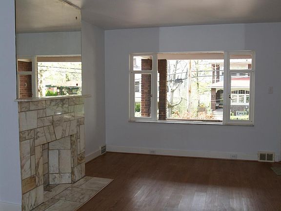 Living Room to front