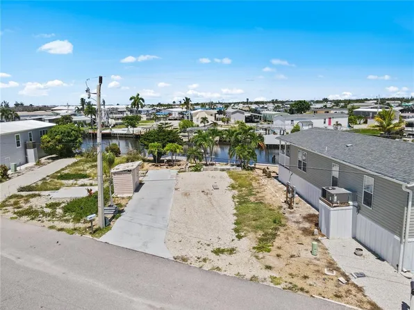 3832 Blueberry Ln #17, Saint James City, FL 33956